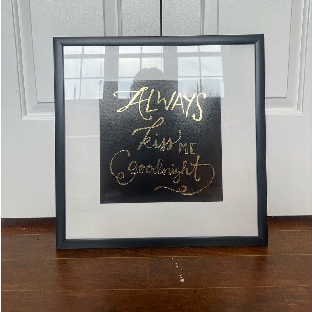 “Always kiss me goodnight” wall decoration